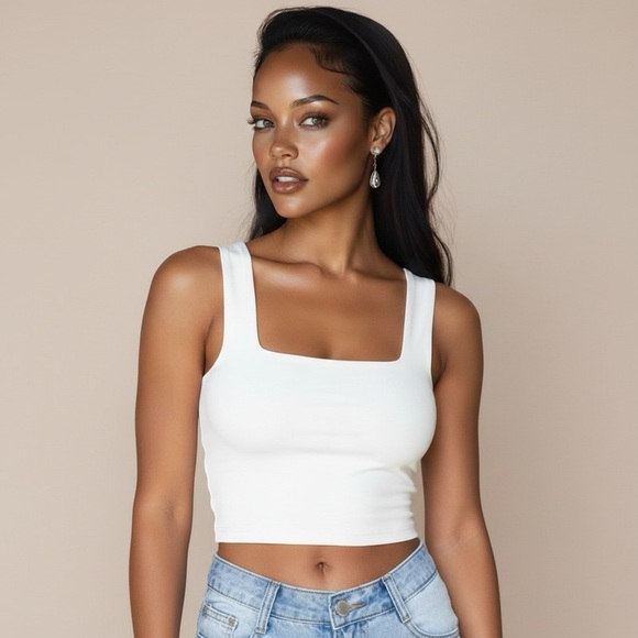 Square-Neck Essential Crop Top - Picture 6 of 14